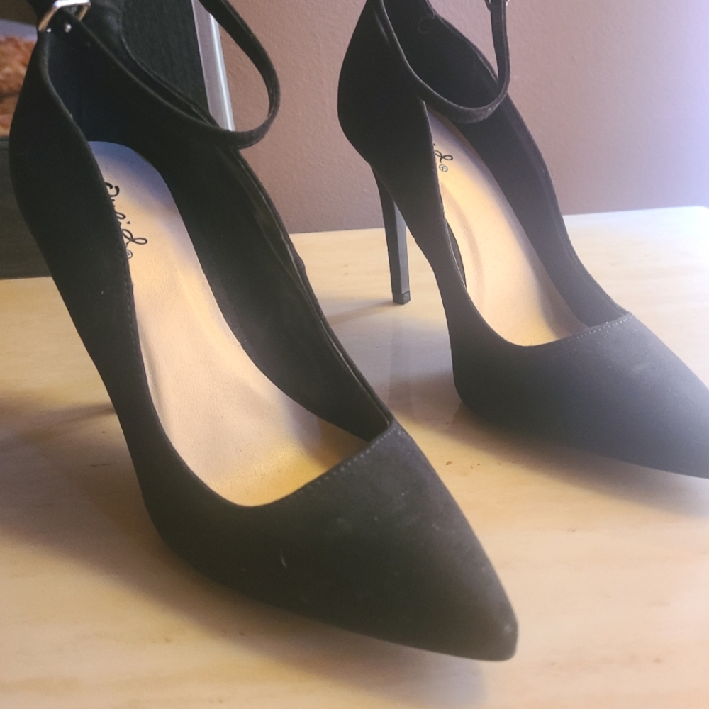 Black dress heels